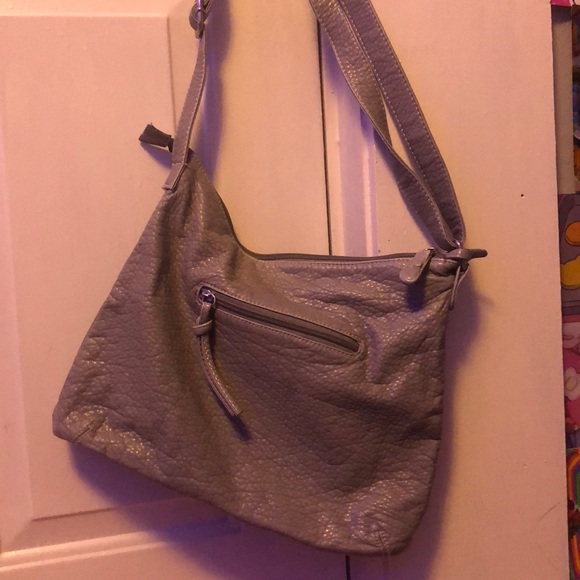 A bag - Picture 2 of 3